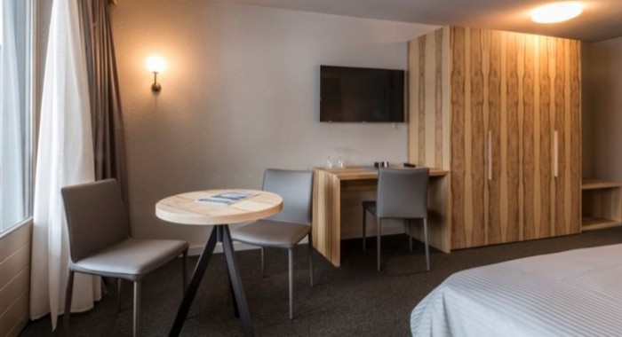 Hotel Caprice, Wengen ski chalet, image 3